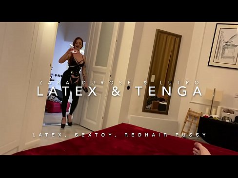 ❤️ Ngoanana e monyane ea nang le hlooho e khubelu ea apereng seaparo sa latex se kentsoeng ke ntate oa bobeli ho st.pornovore.ru ❌❤